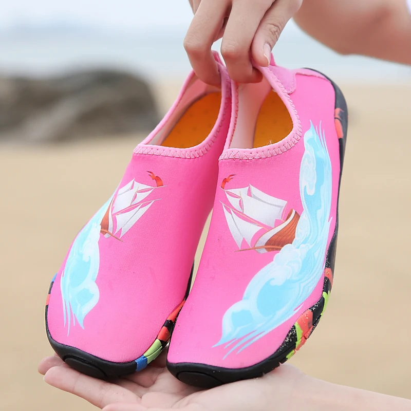 Aqua shoes/Летняя обувь; Мужские дышащие пляжные тапочки; обувь для взрослых; женская обувь для плавания; носки для дайвинга; Tenis Masculino