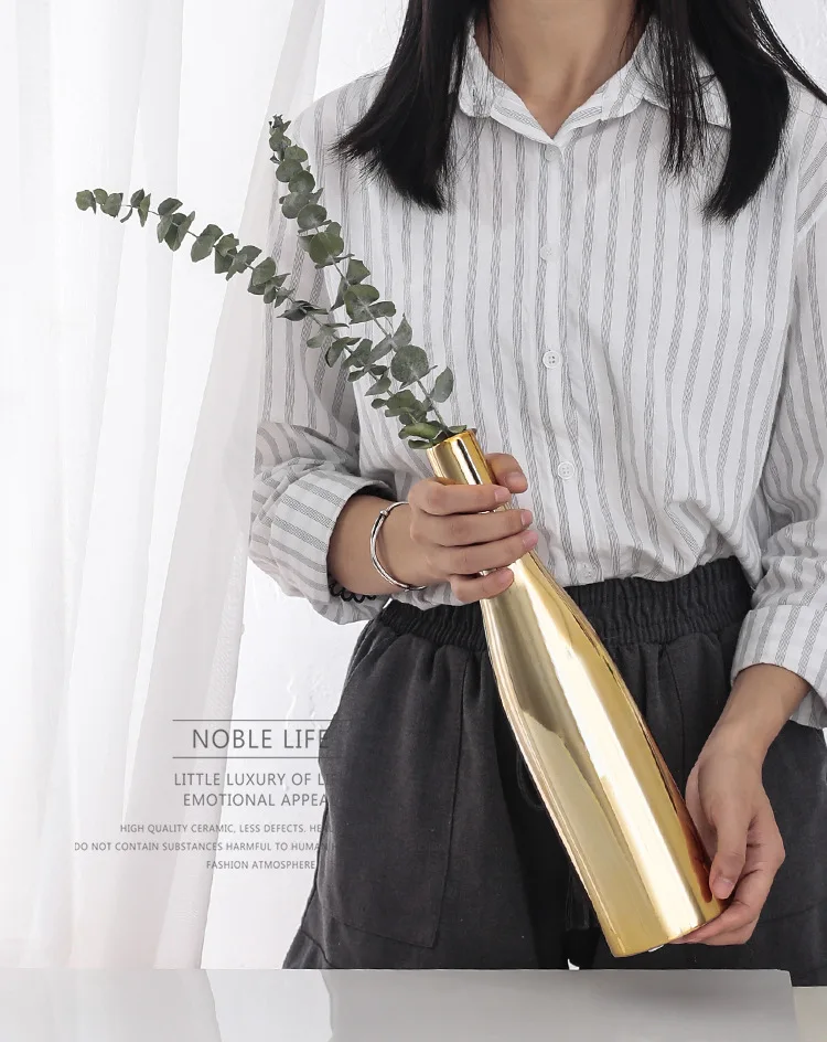 9342338702_1667763914