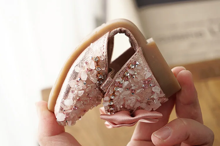 New Kids Leather Shoes Girls Wedding Shoes Children Princess Sandals Sequins Bow Girls Casual Dance Shoes Flat Sandals E462