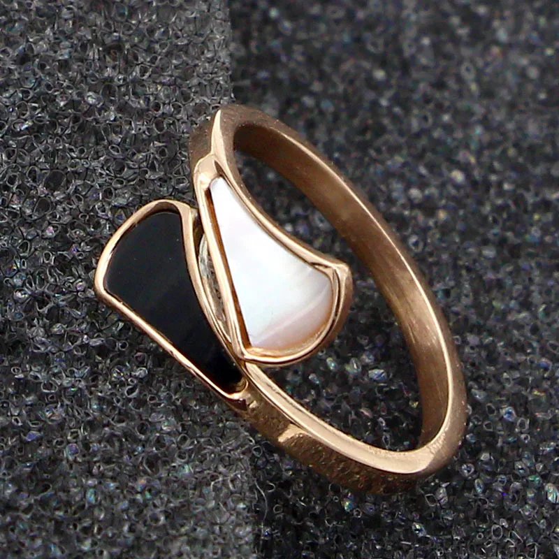 Hot Sale Black White Shell Fan Style Rose Gold Color Rings stainless steel &amp pearl oyster or black acrylic | Украшения и