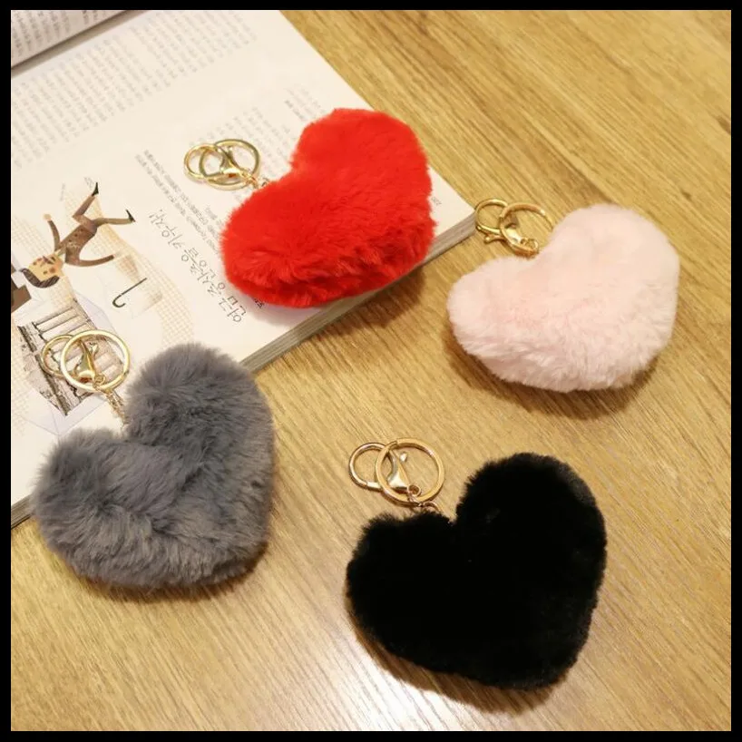 爱心毛绒挂件2