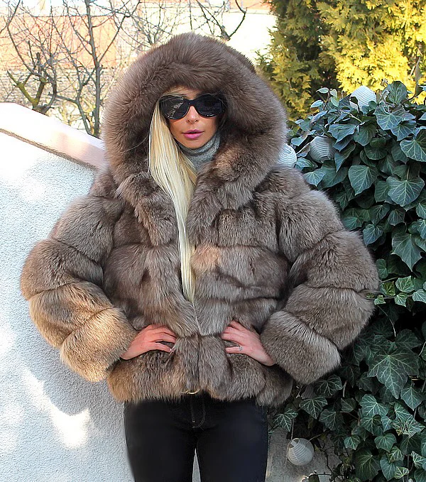 New Women Real Fox Fur Hooded Winter Coats And Jackets Women's Natural Stripe Genuine Fur Outerwear