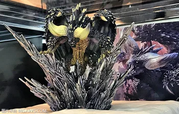 

Monster Hunter World PS4 Cover Monsters Destroyed Dragons Limited Action Figure PVC Model Japanese Genuine Kids Toy Gifts