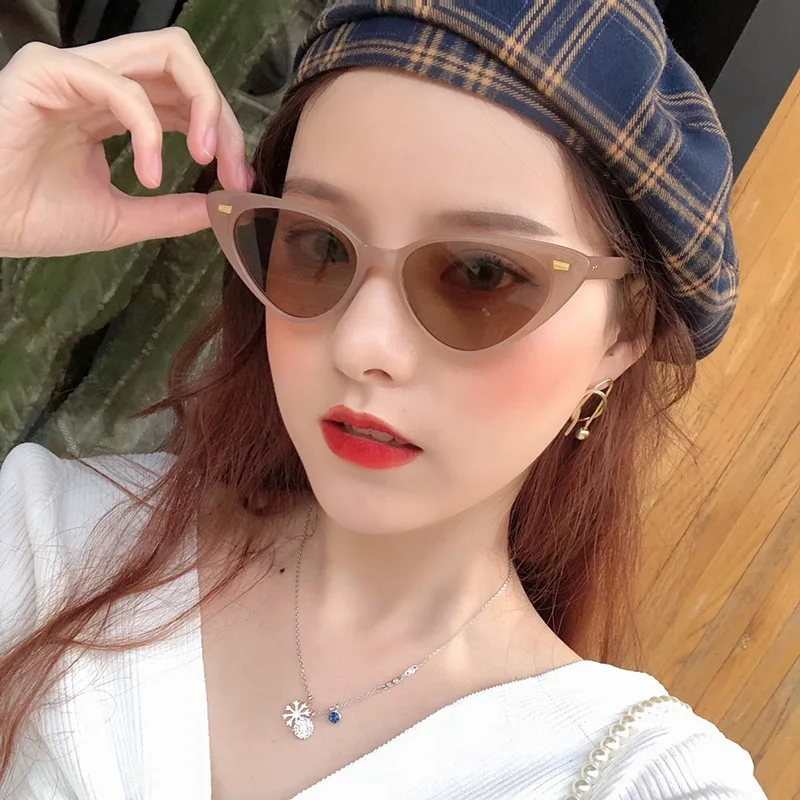 

Curtain New Retro Cat Eye Sunglasses For Women Sexy Classic Brand Designer Small Frame Triangular Shadows Sun Glasses UV400 2019