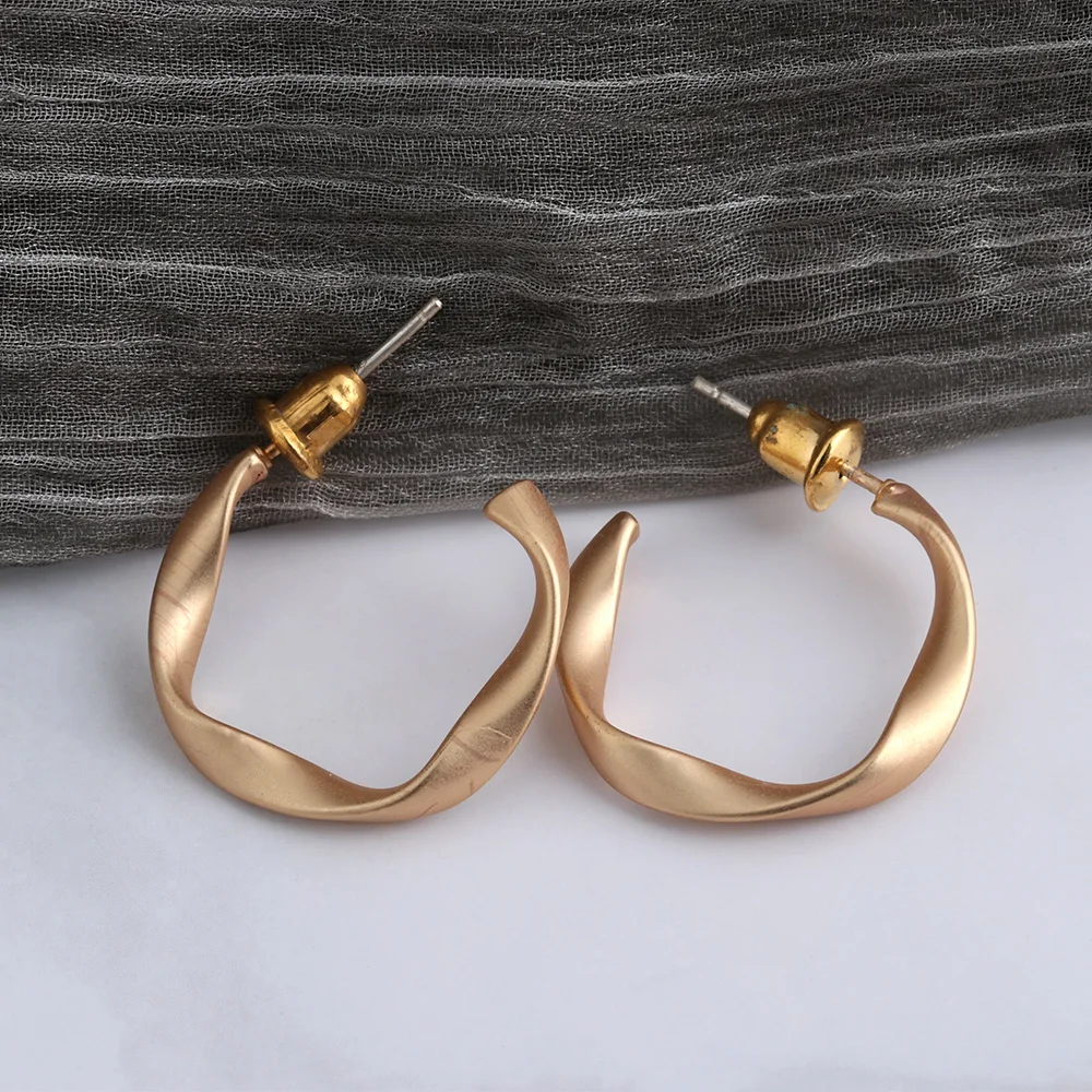

Retro Gold Silver Big Round Hoop Flower Pearl Earrings for Women Circle Woman Ear Studs Jewelry Earring