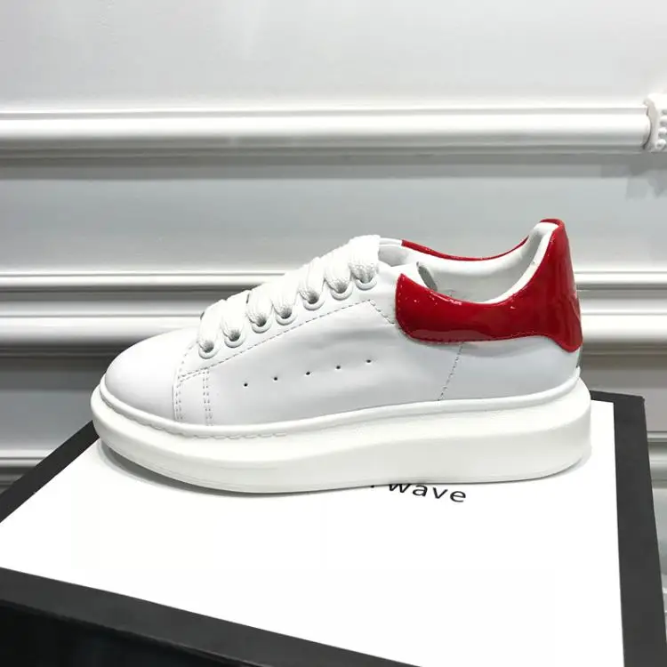 Hot Shoes Woman Spring Autumn Leather Woman Casual Flats Lace Up Flats Designer Couple Shoes