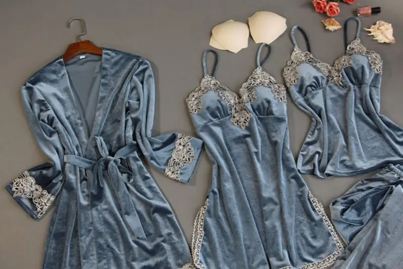 11679221594_1303615870