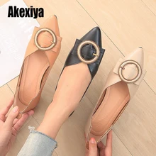 Весенние популярные новые модные туфли на плоской подошве; пикантные туфли с острым носком без застежки на плоской подошве; универсальные водонепроницаемые Мокасины принцессы с металлической пряжкой; s137