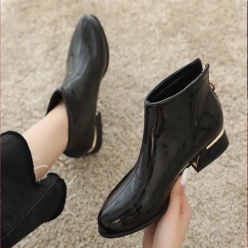 

A generation of Martin boots 2018 autumn and winter new England style short boots fashion plus velvet padded factory batch