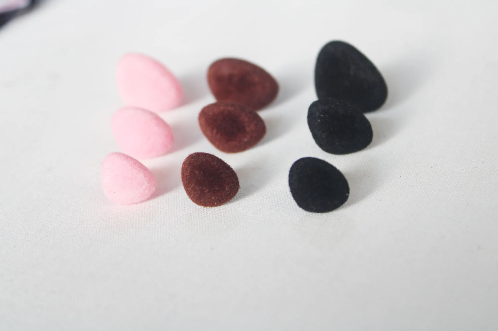 Doll Accessories 30pcs/lot pink/black/brown flocking Triangular safety toy nose & soft washer for diy doll findings color option