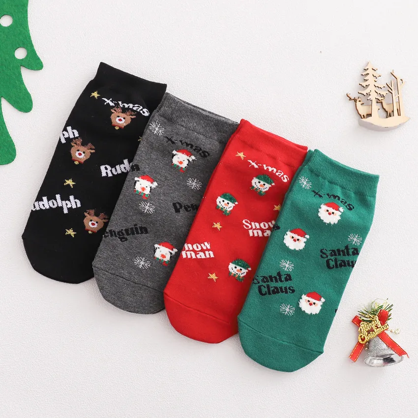 

2020New 1 pack 4 pairs of 200 needle Christmas Elk Elderly letter socks casual cute ladies cotton socks shop manager recommended