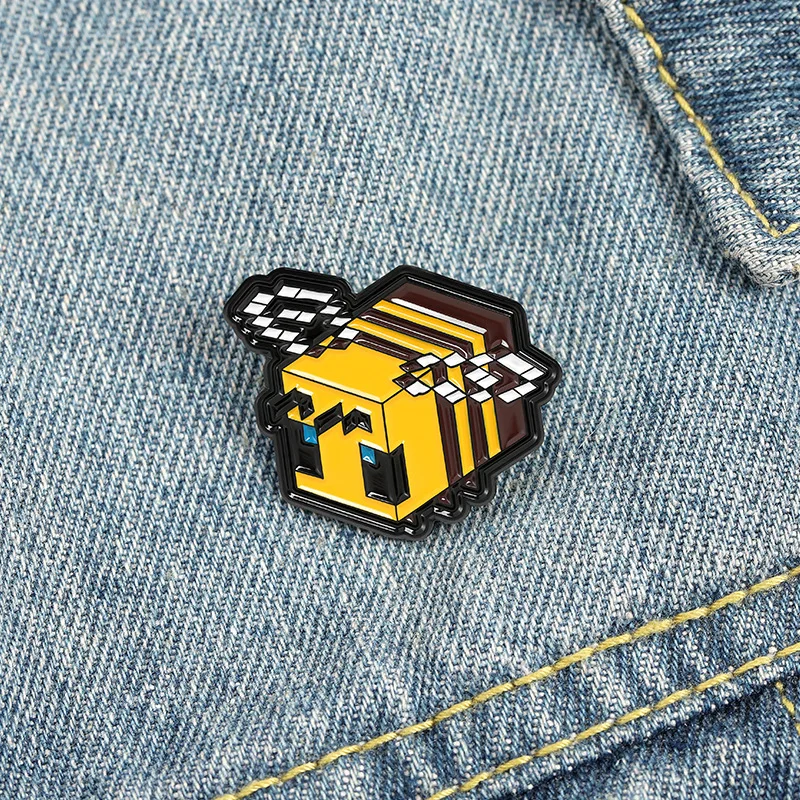 Creative Game Model Brooch Animal Pixel Bee Soft Enamel Pin Cute Cartoon Lapel Medal Badge Minecrafts Collectable Jewelry Gift | Украшения