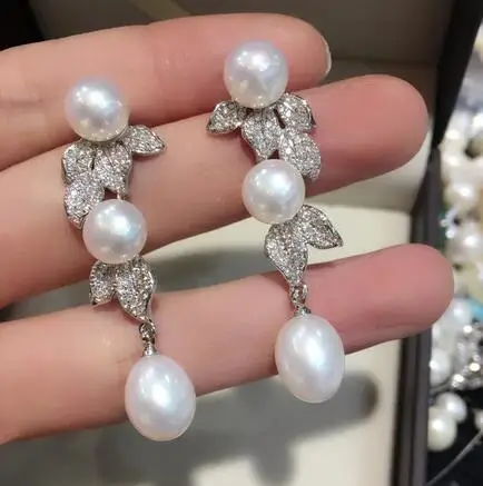 

natural white freshwater pearl micro inlay zircon leaf drop earrings