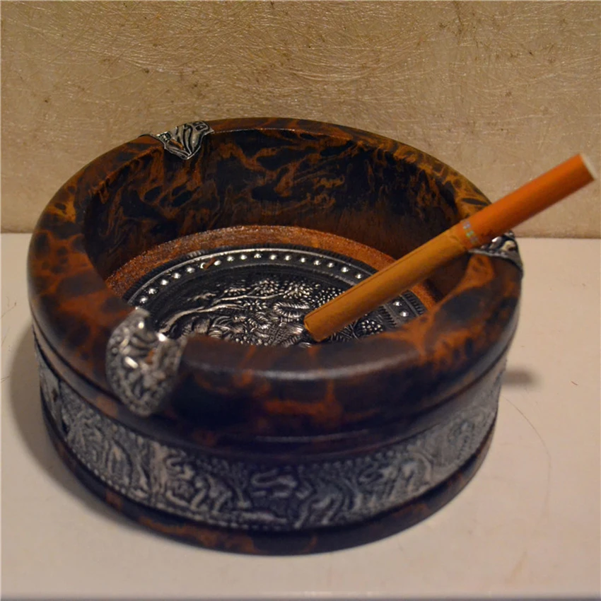 

Natural Wood Ashtray Round Ashtrays for Cigarettes Portable Ash Tray Holder Indoor and Outdoor Retro Gifts Home Office Decor