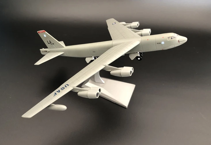 1/200 масштаб B-52 стратофор дальний радиус действия досоник реактивный источник, стрелочный металлический самолет, Игрушечная модель самолета