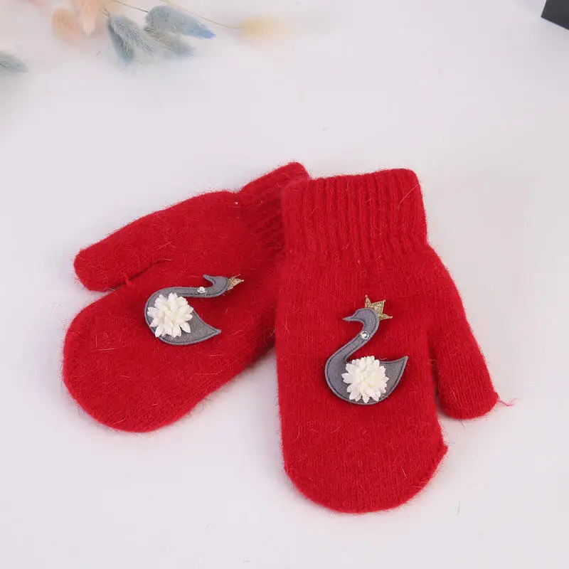 Wecute/теплые рукавицы из кроличьего меха с изображением маленького лебедя; зимние Бархатные утепленные детские перчатки для мальчиков и девочек; защита рук