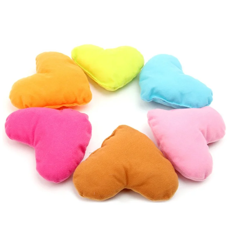 Мягкая подушка для питомца в форме сердца ярких цветов, креативная плюшевая подушка для питомца, собаки, кошки, укуса, игрушки для щенков, аксессуары для будки, игрушки для собак