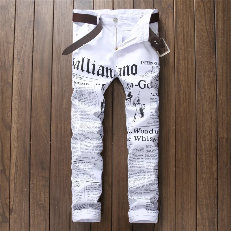 2019Hip Хоп печать белые джинсовые брюки для мужчин Slim Fit стрейч брюки газета печати брюки для мужчин повседневные печатные брюки для мужчин - Цвет: WE