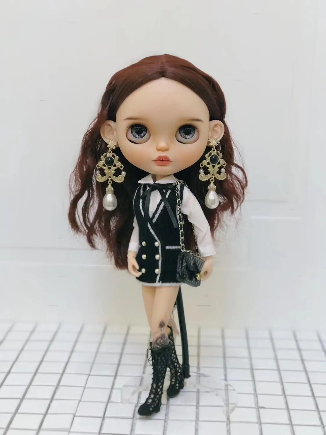 Blythes OB24 можно носить кукольный костюм Индивидуальный персонаж бант черно-белая