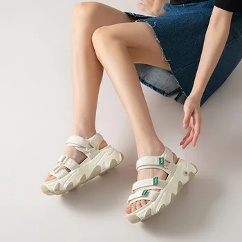 

2020 dad sports magic sticker sandals women's small fragrant wind color matching versatile thick-bottomed muffin shoes