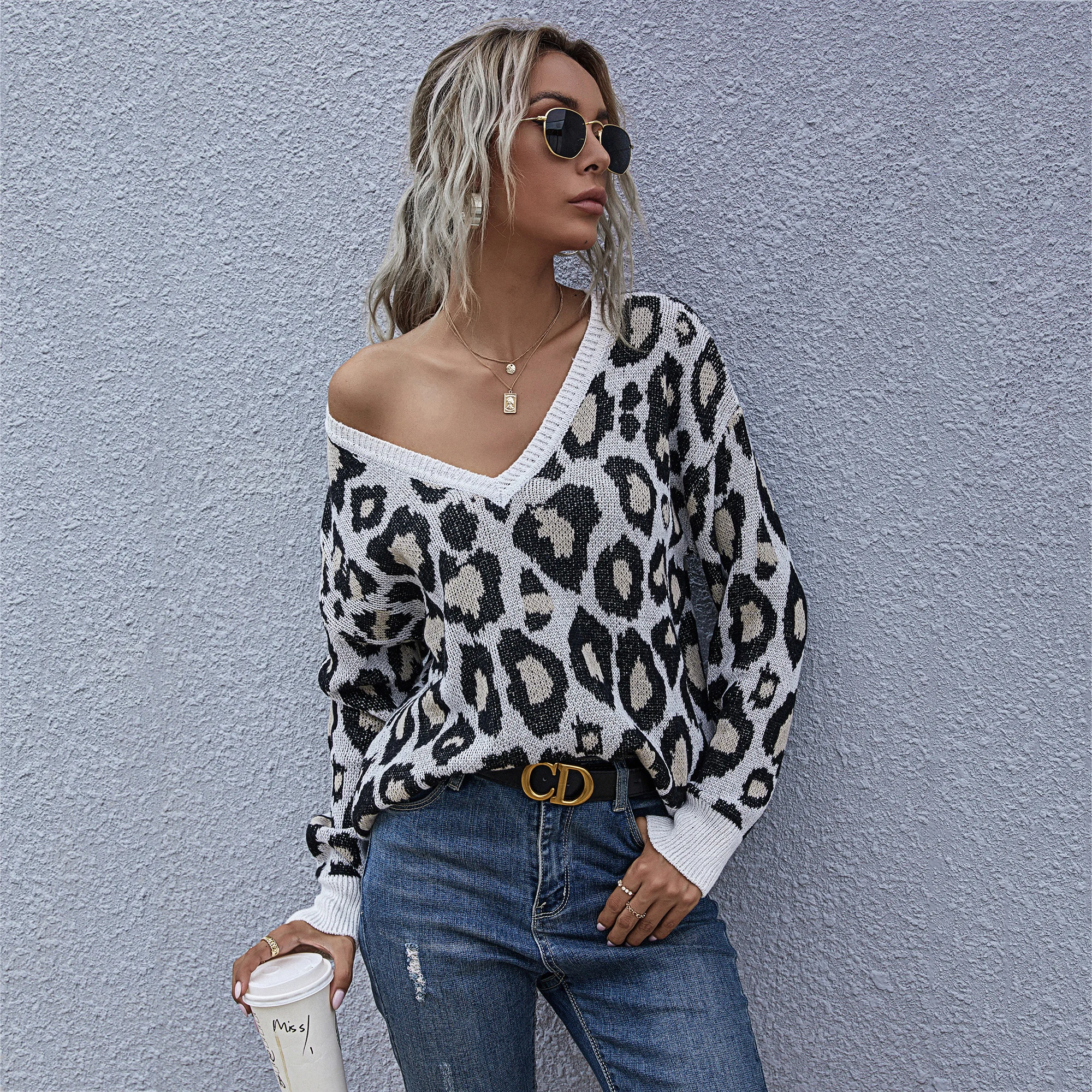 

2020 autumn new knitted sweater slim, hedging V-neck leopard print temperament slim base knitted sweater women