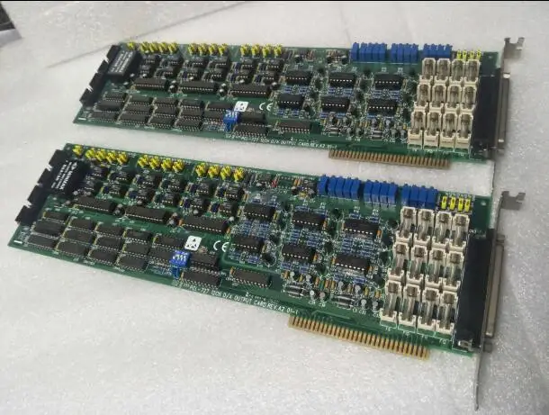 ОК PCL-727 REV: A2 12CH D/A Цифровой I/O канал аналоговый выход ISA карта
