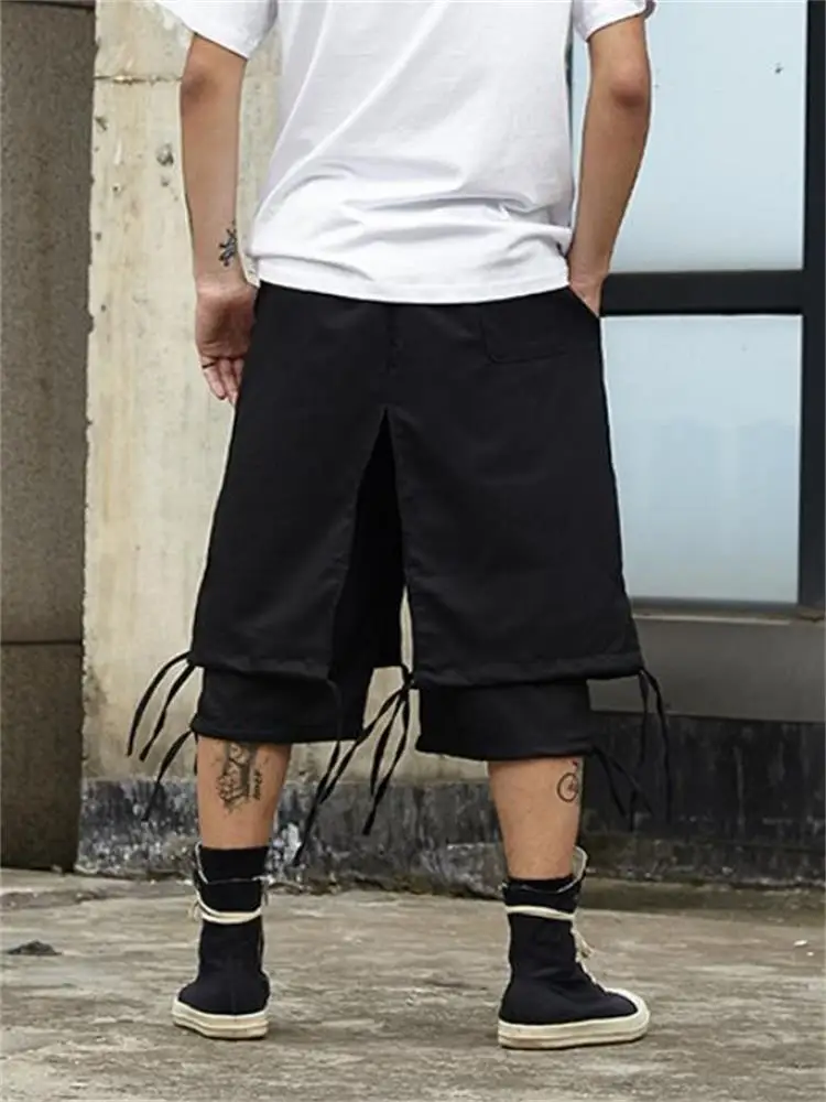 Рисунок 6 - Мужская кружевная юбка с широкими штанинами