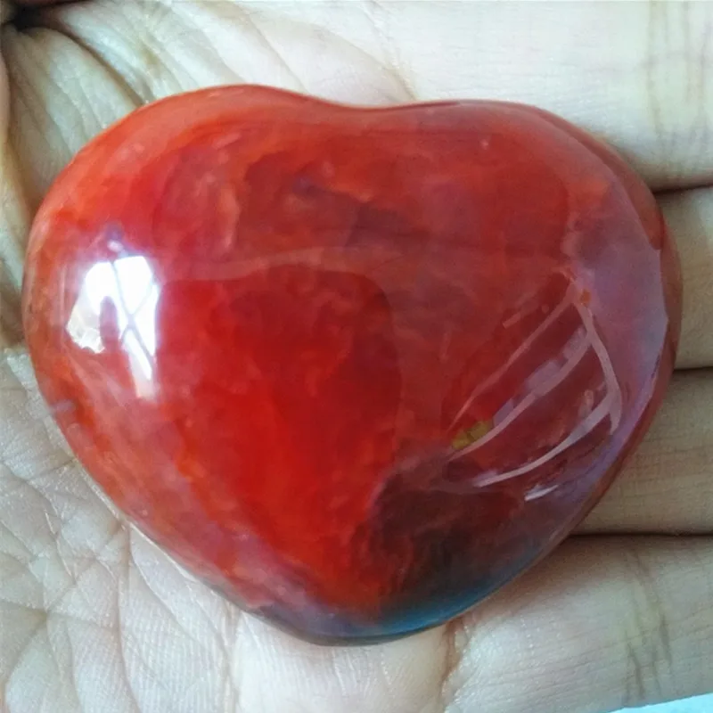 Three natural red agate crystals heart home decoration crystal healing stones Three natural red agate crystals heart home decoration crystal healing stones