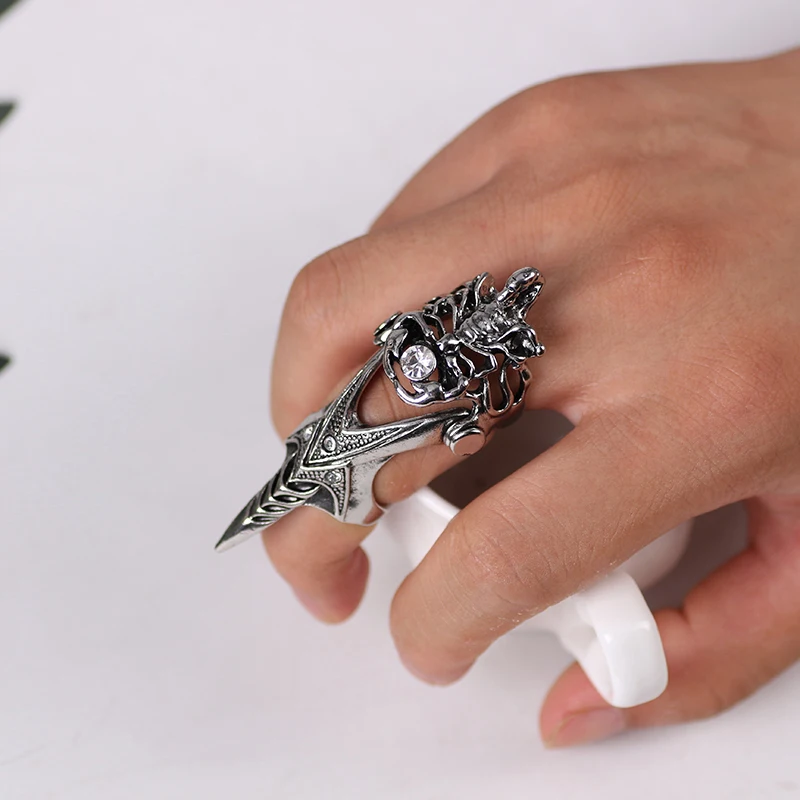 Hot New Domineering Men's Ring Punk Style Animal Scorpion Ring Alloy Inlaid Rhinestone Gothic Exaggerated Fashion Jewelry Gift