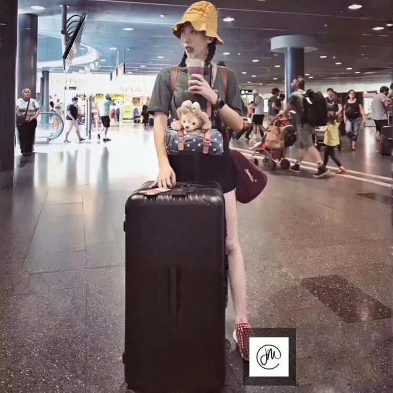 33 inch spinner luggage