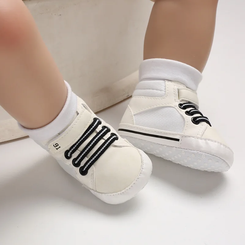 Детская обувь Новые парусиновые классические спортивные кроссовки для новорожденных мальчиков обувь для новорожденных мягкая подошва противоскользящая детская обувь - Цвет: White
