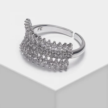 

Amorita boutique Beautiful zircon inlaid alloy ring