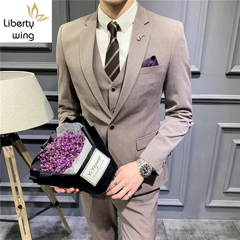 

Top Quality Mens Formal Three Piece Suit Sets Slim Fit Blazer Vest Wedding Dress Office Work Clothes Banquet Party Suits