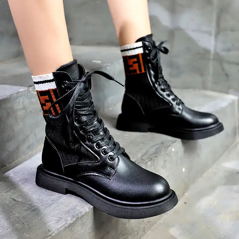 lace up boots street style