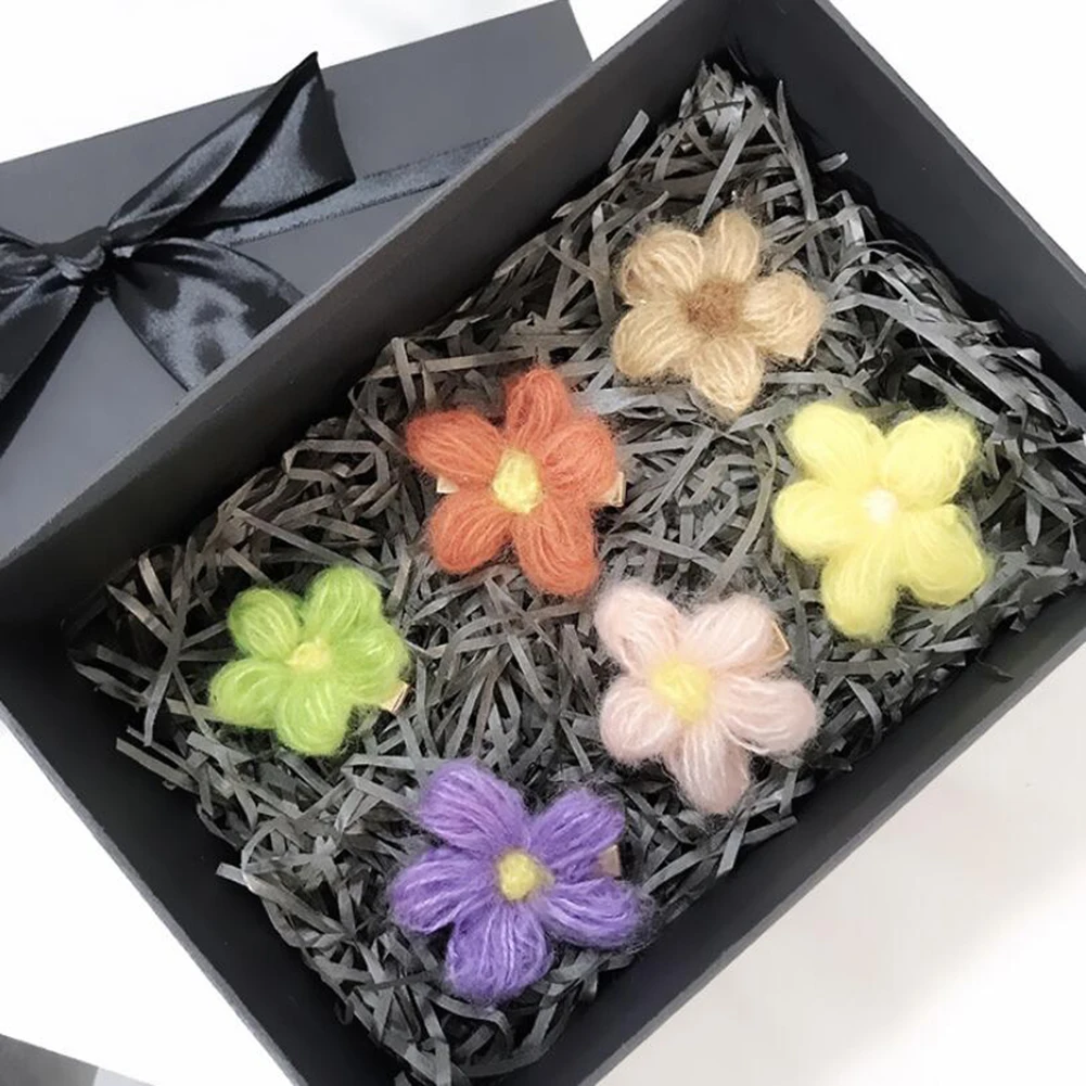 

1pcs Beautiful Candy Colors Wool Flower Hair Clips Japan Korea Hairpins and Brooch Two in One Stylish Hair Accessories