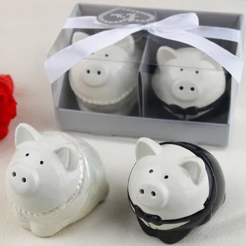 

200pcs/lot New 2015 Brand New Wedding Favors Cute Couple Pigs Ceramic Salt Pepper Shakers Set Free Shipping