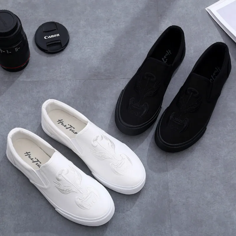 

Men Elastic Sports Canvas Shoes Breathable Folk-custom Walking Shoes Trend Lazy Man's foot Light and comfortable Z1-65