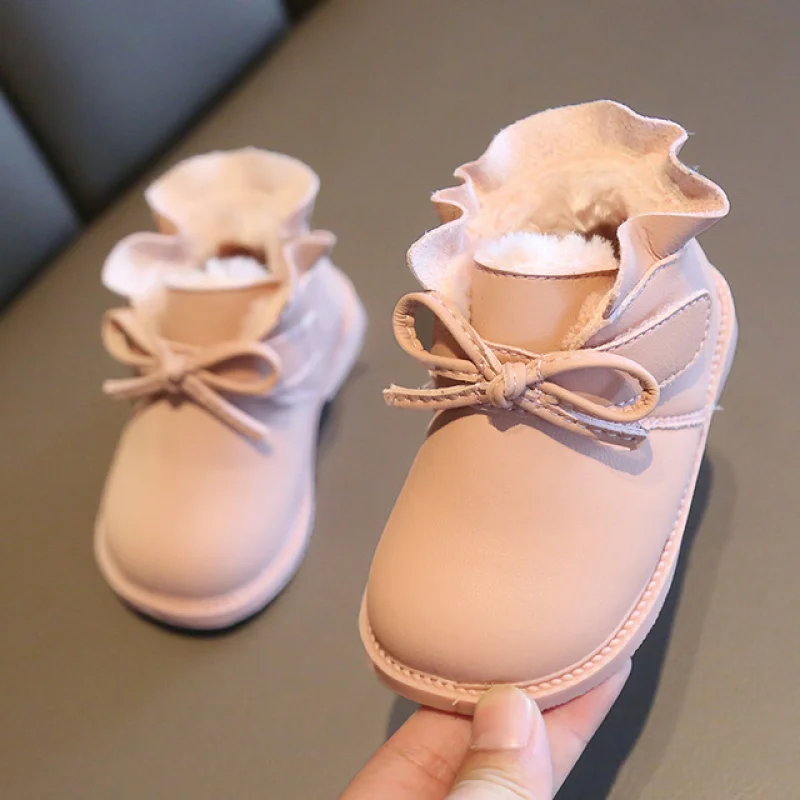Pink Новинка года; сезон осень-зима; короткие ботинки для маленьких девочек; Учитесь ходить; хлопковые плюшевые ботинки принцессы с мягкой подошвой; корейская детская обувь - Цвет: Pink