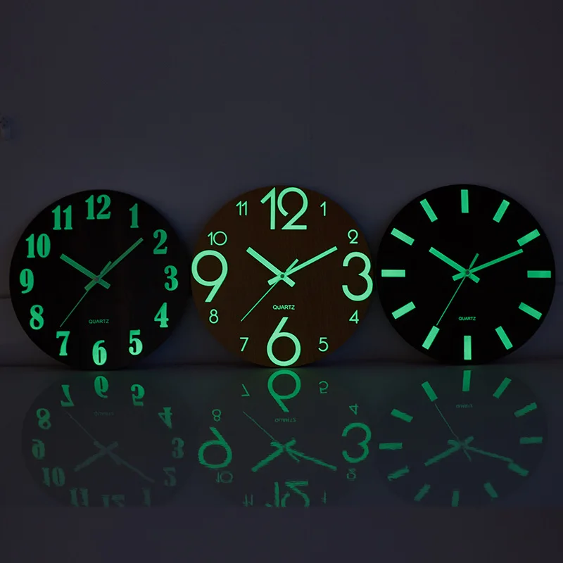 

Luminous silence wood grain hanging clock living room creative quartz clock bedroom clock modern simple wall Watch