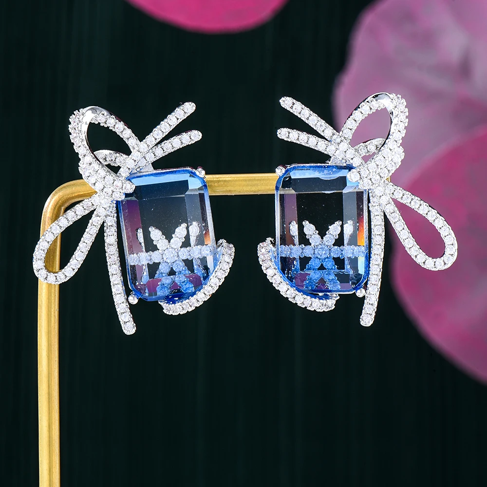 

Siscathy 2022 New Fashion Design Bowkont Zircon Stud Earrings For Women Light Luxury Temperament Earrings Fine Jewelry Female