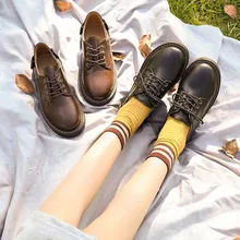 Маленькие кожаные туфли; Женская обувь в британском и японском стиле; обувь Лолиты в Корейском стиле; Очаровательная обувь Лолиты в винтажном стиле; женская обувь с круглым носком