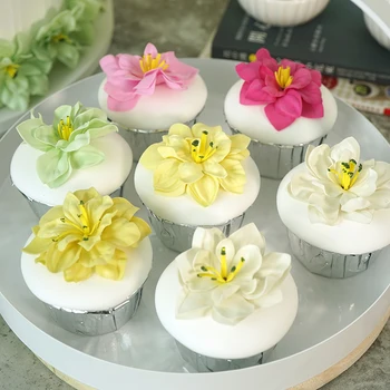 

Simulation flower cake small cup cake window display