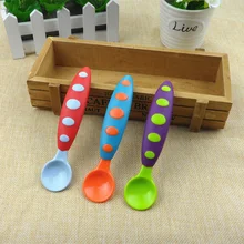 Двухцветная детская ложка с героями мультфильмов, тренировочная ложка для новорожденных, подходящая ложка для кормления, Товары для малышей, новинка, ПП Материал, ложка для кормления