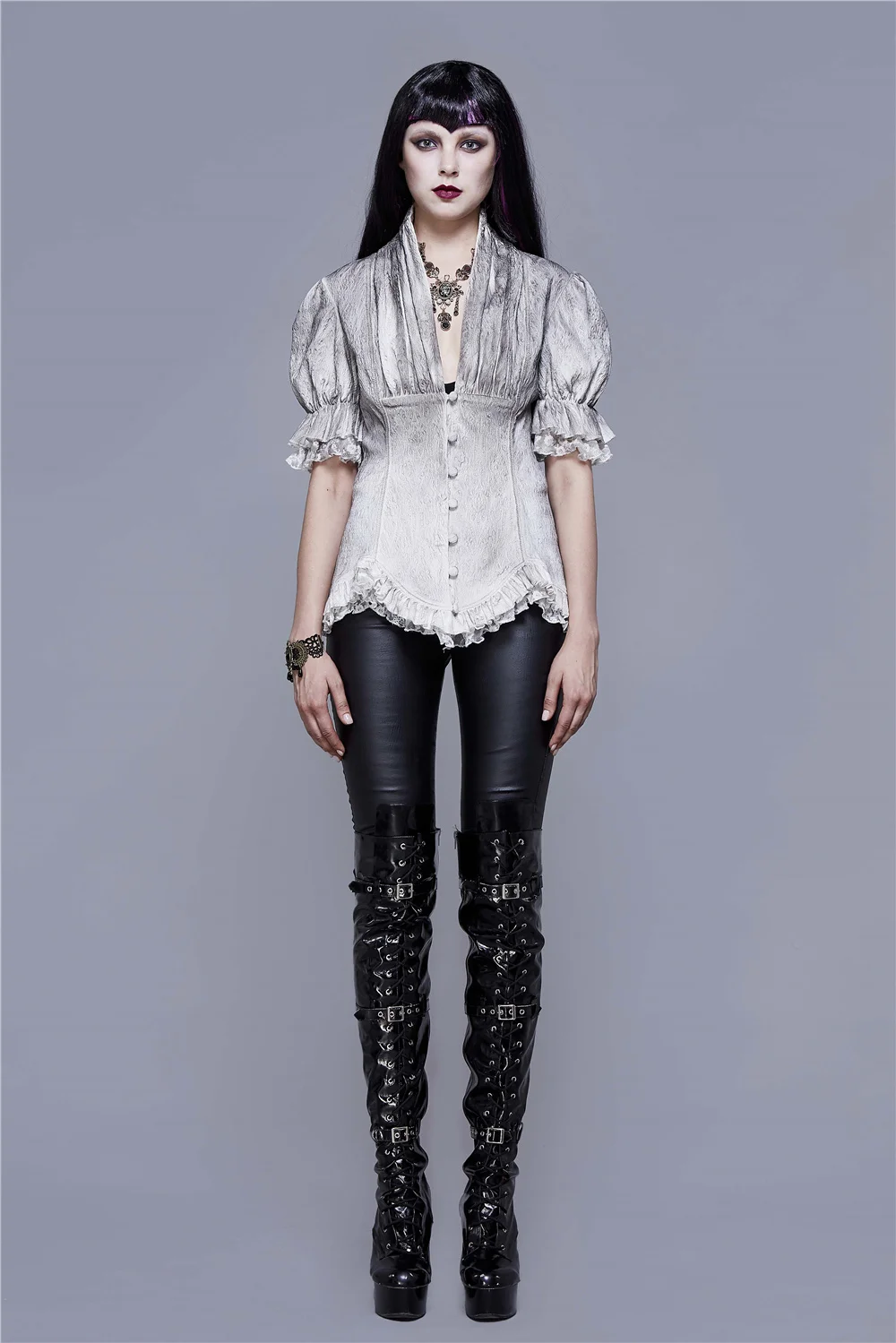 Рисунок 4 - Блузка женская кружевная с V-образным