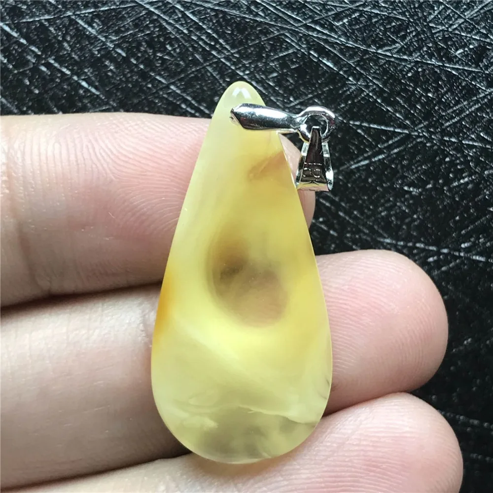 Amber Pendant (17)
