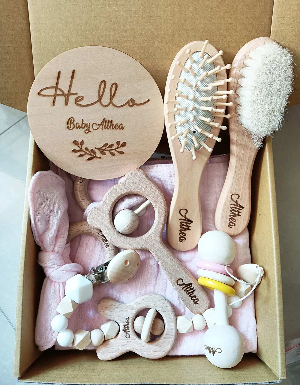 8 Pieces Of Personalized Name Newborn Bath Toy Gift Set 0-12 Months Old Baby Rattle Toy Baby Boy Girl Birth Name Plate Gift Set