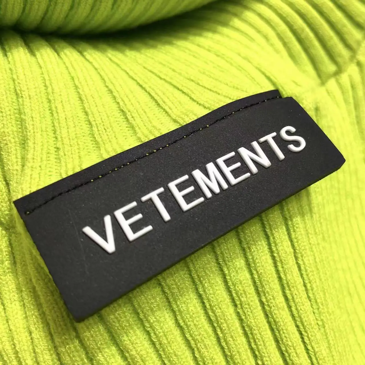 VETEMENTS Allover Logo Sweater Men Women 1:1 High Quality Sweatshirts Vetements Crewneck Hoodie Thick material VTM Inside Tag cardigan male