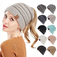 Nova marca de rabo de cavalo gorro feminino estiramento malha crochê beanies chapéus de inverno para mulheres chapéu quente lady messy bun atacado(China)