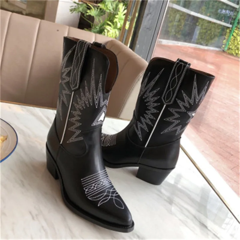 Женская обувь; botas mujer; женская обувь с острым носком; bottes femme; обувь на квадратном каблуке с бабочкой; Дамская обувь с вышивкой; сапоги-трубы средней длины с v-образным вырезом