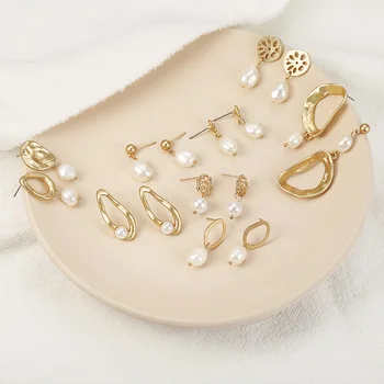 

2020 Korea Design Metal Gold Geometric Irregular Circle Square Natural Freshwater Pearl Stud Earrings for Women Girl Gift
